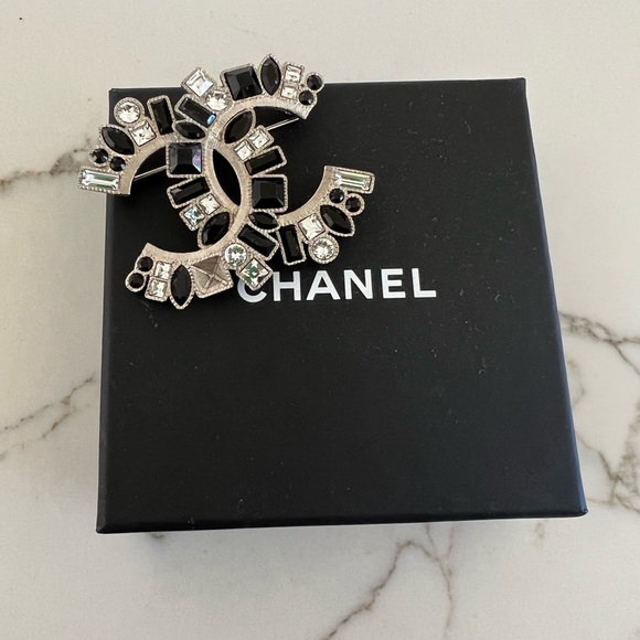Chanel Brooch - Picture 1 of 9